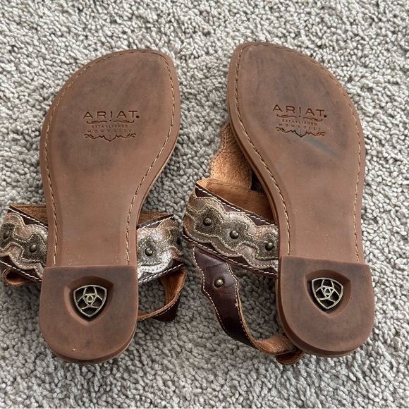 Ariat Brown Leather Thong Sandals Sz 6 Adjustable Studded Boho Festival Western - Picture 8 of 12